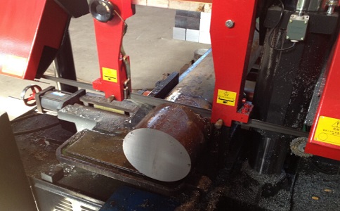 硚口卧式带锯床加工时出现明显振荡如何排查？